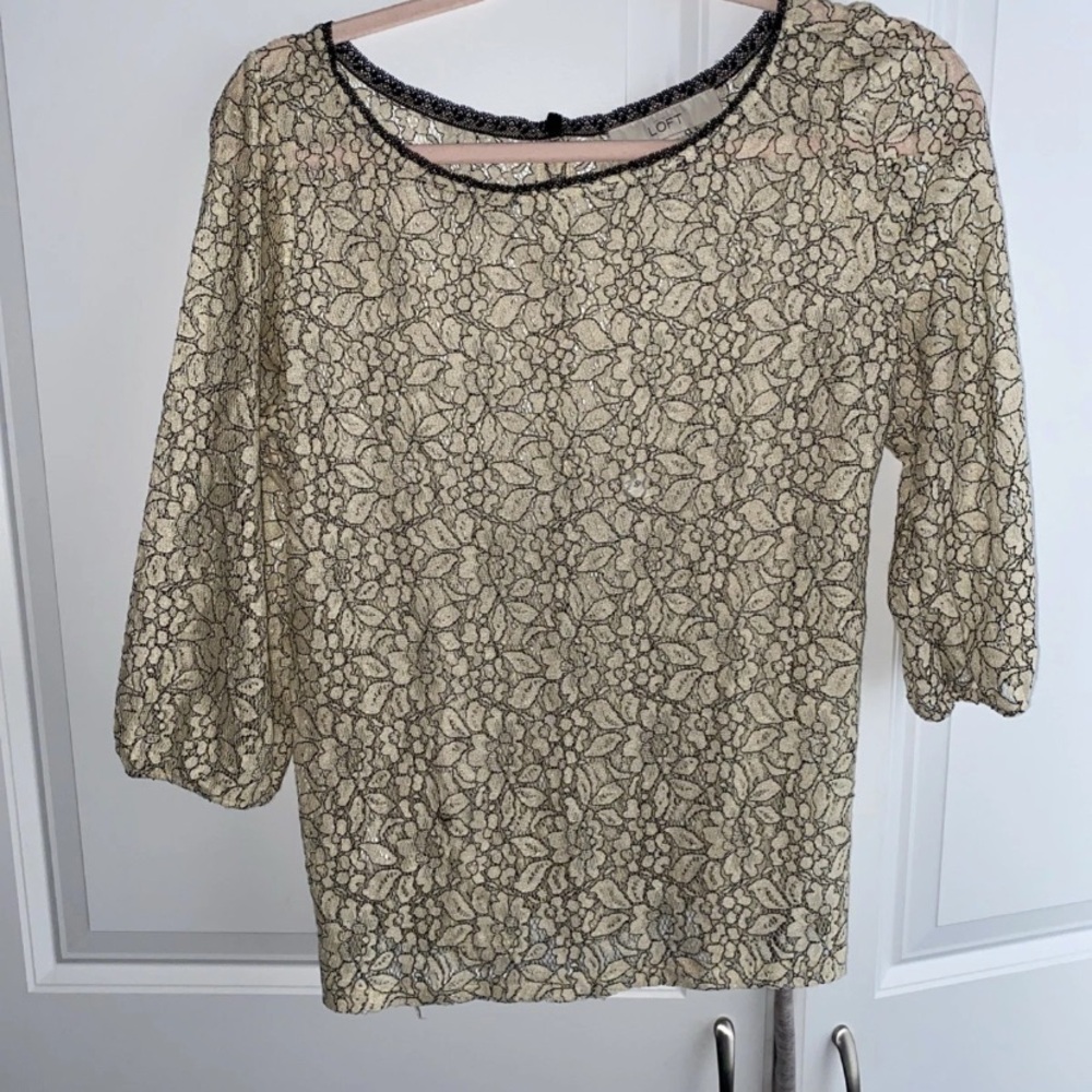 Ann‎ Taylor Loft Small Lace Top Blouse Beige